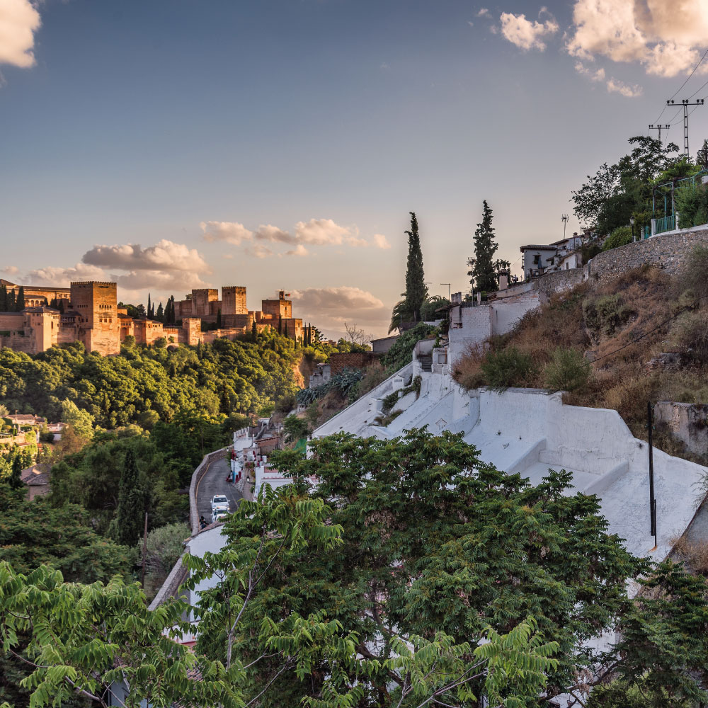 Sacromonte, one of the best places to make the best plans in Granada.